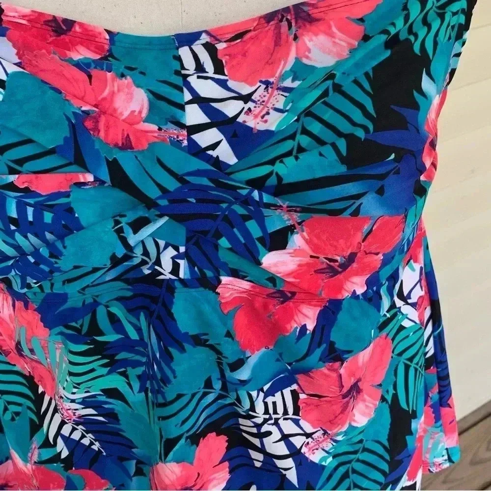Catalina Tankini Swim Top 3X 22W 24W Cross Front Tropical Flower Swimsuit Halter